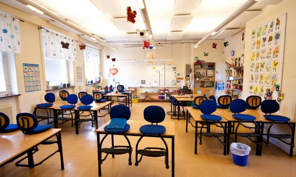 Δάσκαλος αυνανίστηκε μπροστά σε μαθητές σε τηλε-εκπαίδευση